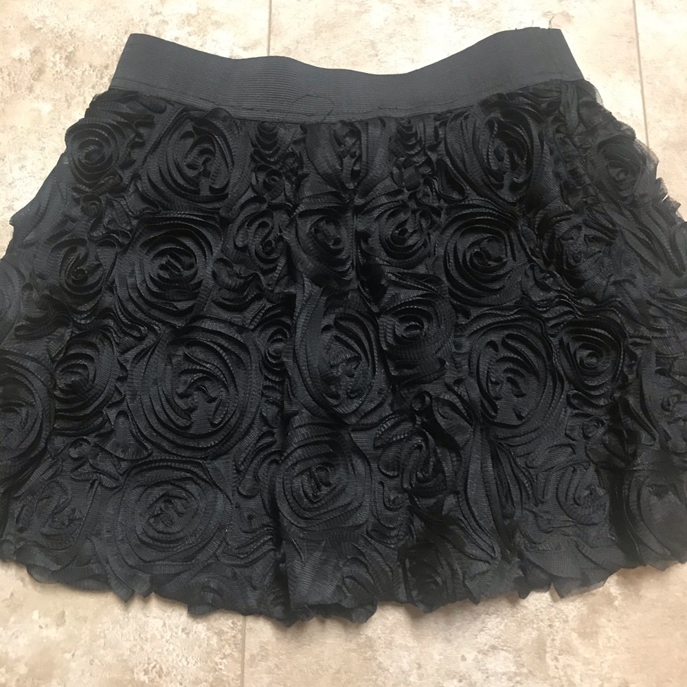 NEW! WINDSOR Skirt w/Rosettes